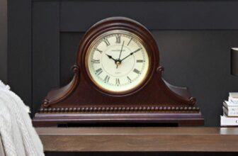 Stylish mantel clocks for living room spaces